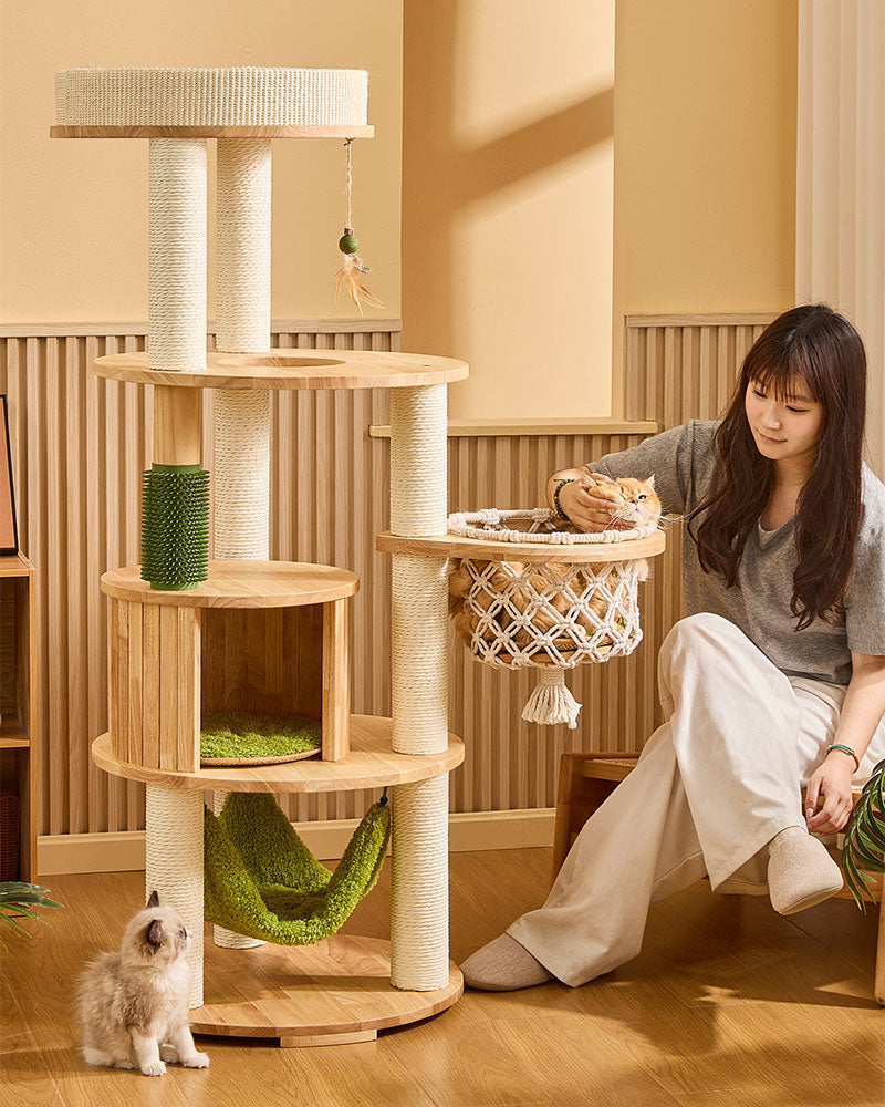 Nature-Inspired Jungle Cat Tree Medium